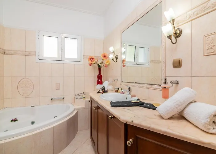 Sunshine - Private Hot Tub * Gaitani