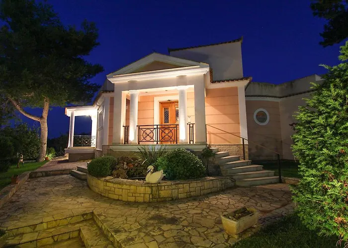 Sunshine - Private Hot Tub Villa *