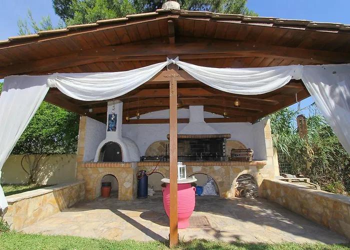 Sunshine - Private Hot Tub Villa