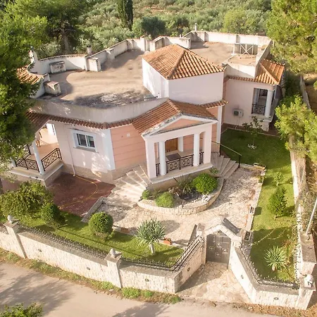 Villa Sunshine - Private Hot Tub Gaitani