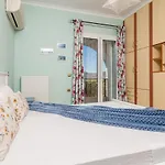 Sunshine - Private Hot Tub Gaitani