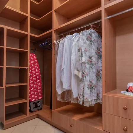 Sunshine - Private Hot Tub Villa *