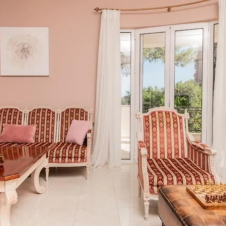 Villa Sunshine - Private Hot Tub Gaitani