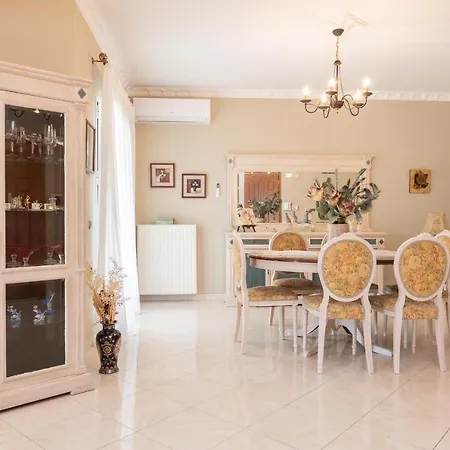 Villa Sunshine - Private Hot Tub *