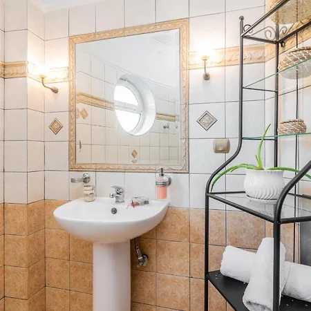 Sunshine - Private Hot Tub Villa