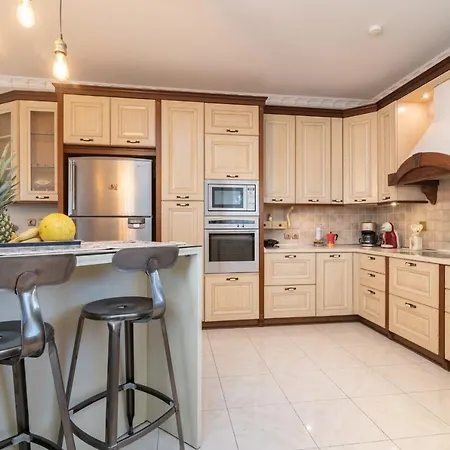 Villa Sunshine - Private Hot Tub