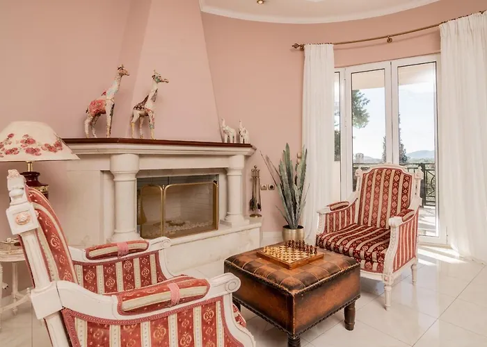 Sunshine - Private Hot Tub Villa