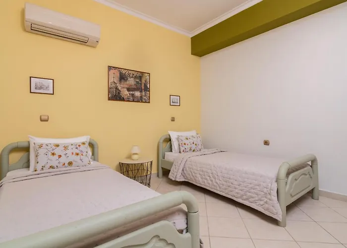 Sunshine - Private Hot Tub Villa