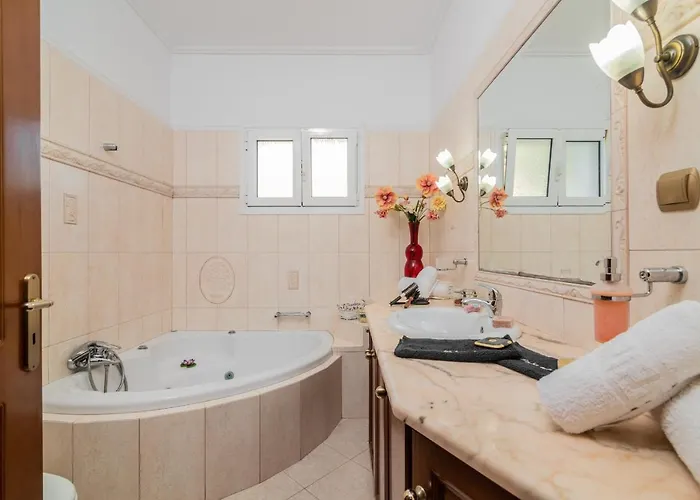 Sunshine - Private Hot Tub * Gaitani