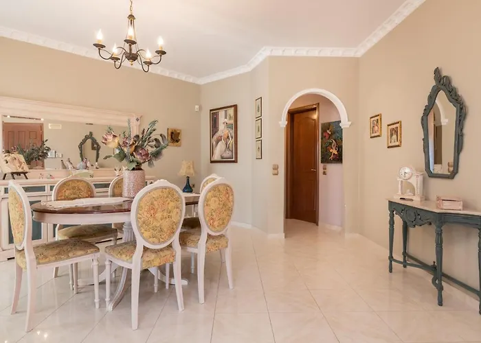 Sunshine - Private Hot Tub Villa